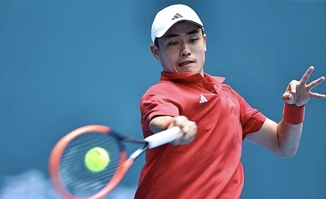 琼斯凭借 琼斯凭借