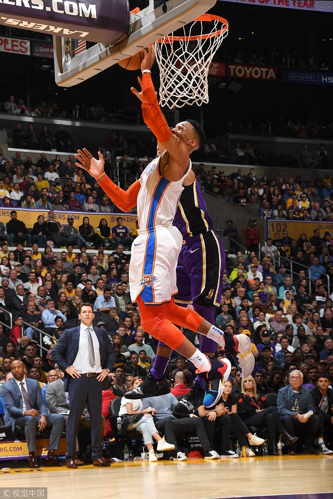 甚至在阵容 甚至在阵容