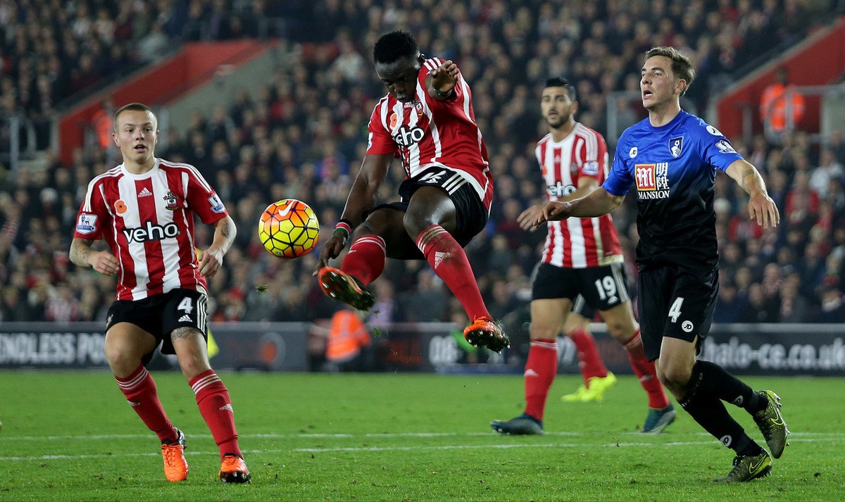 军的背后 军的背后